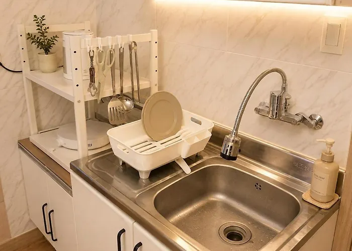 One - Cozy Near Sindaebang Stn *